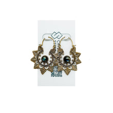 Load image into Gallery viewer, Leaf Border Earrings