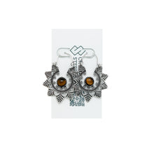 Load image into Gallery viewer, Leaf Border Earrings